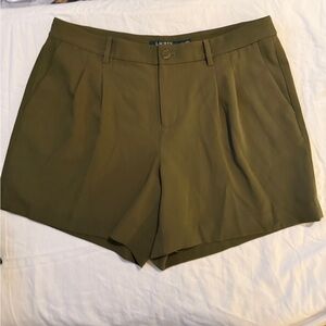 Lauren Ralph Lauren Shorts. Dressy. Olive Green Size 12Petite EUC
